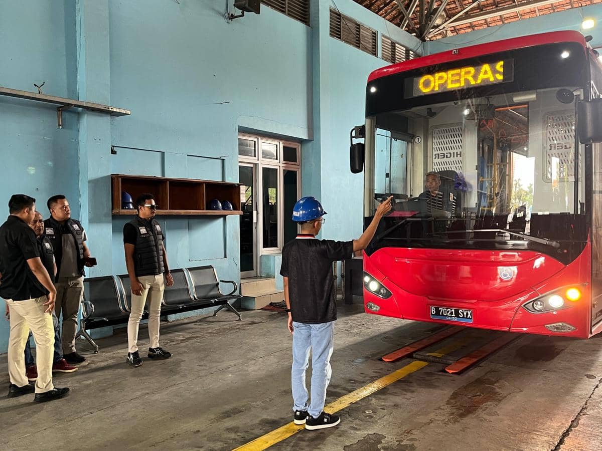 bus listrik, trans semarang, invi, higer