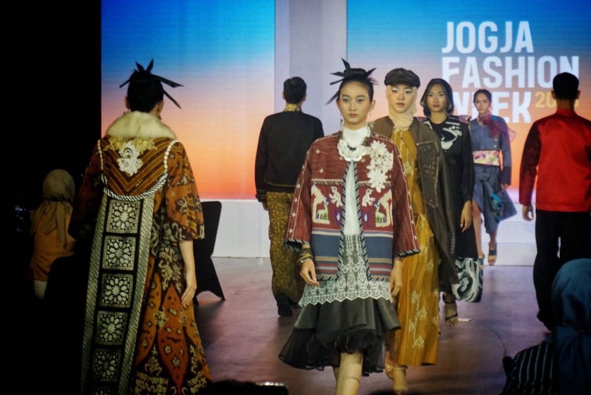 Peluncuran Jogja Fashion Week (JFW) 2026 di Gelanggang Inovasi dan Kreativitas (GIK) UGM, Sleman, DIY, Kamis (12/2/2026).