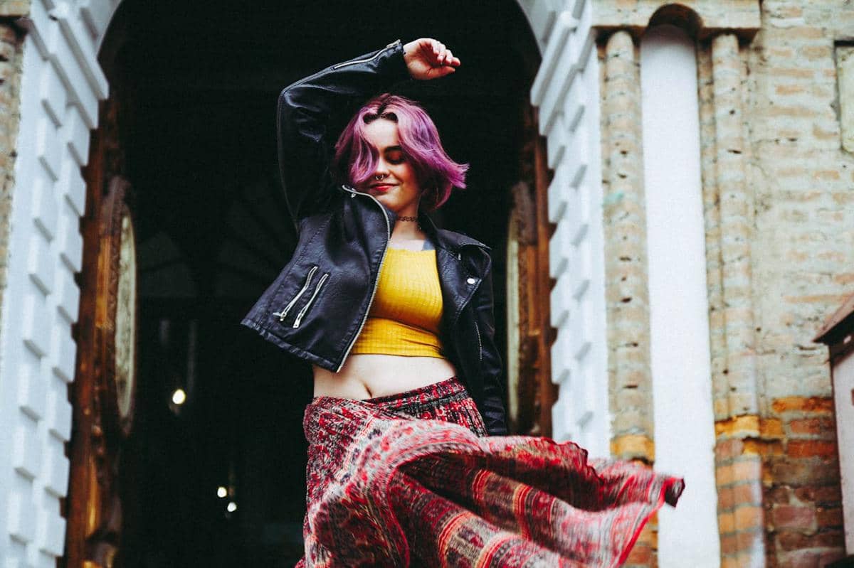 Ilustrasi merasa damai dan bahagia (pexels.com/Photo by Luna Joie)