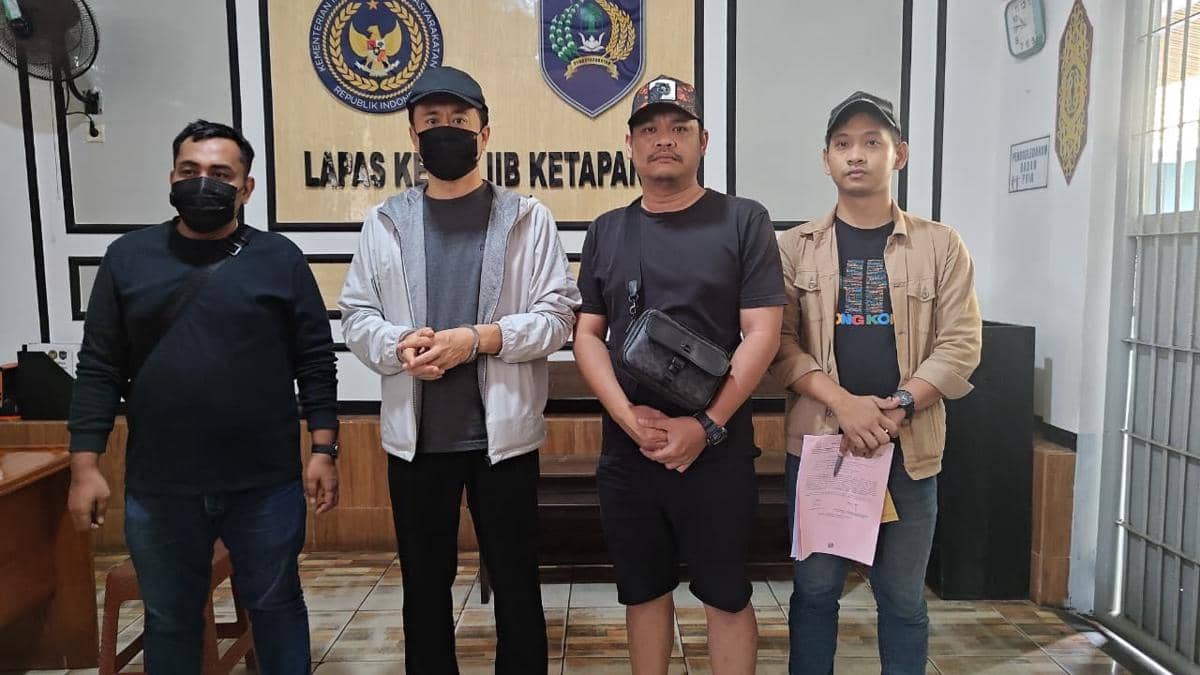 WN China kabur usai terjerat kasus pencurian emas. 