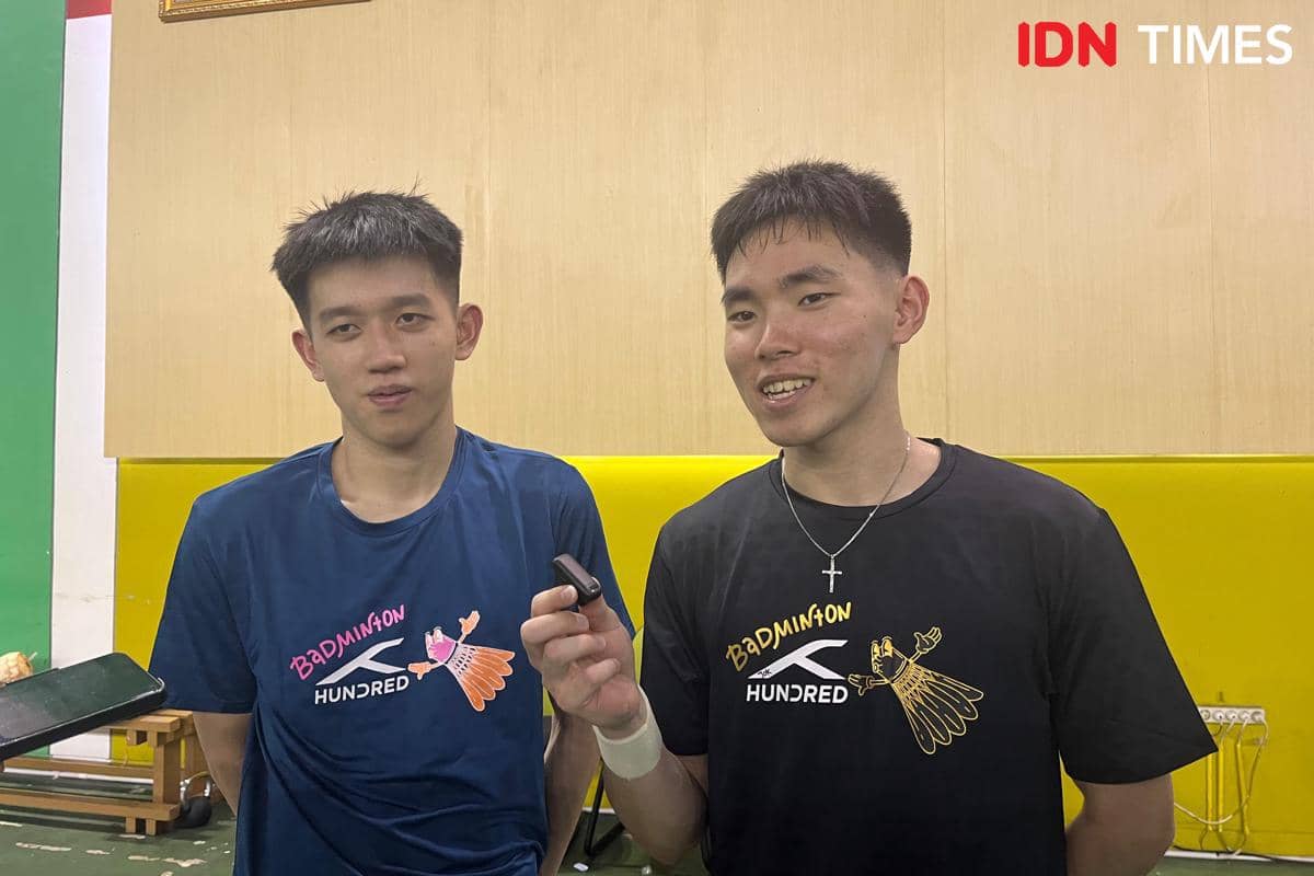 Ganda putra muda Indonesia, Raymond Indra/Nikolaus Joaquin di pelatnas PBSI Cipayung