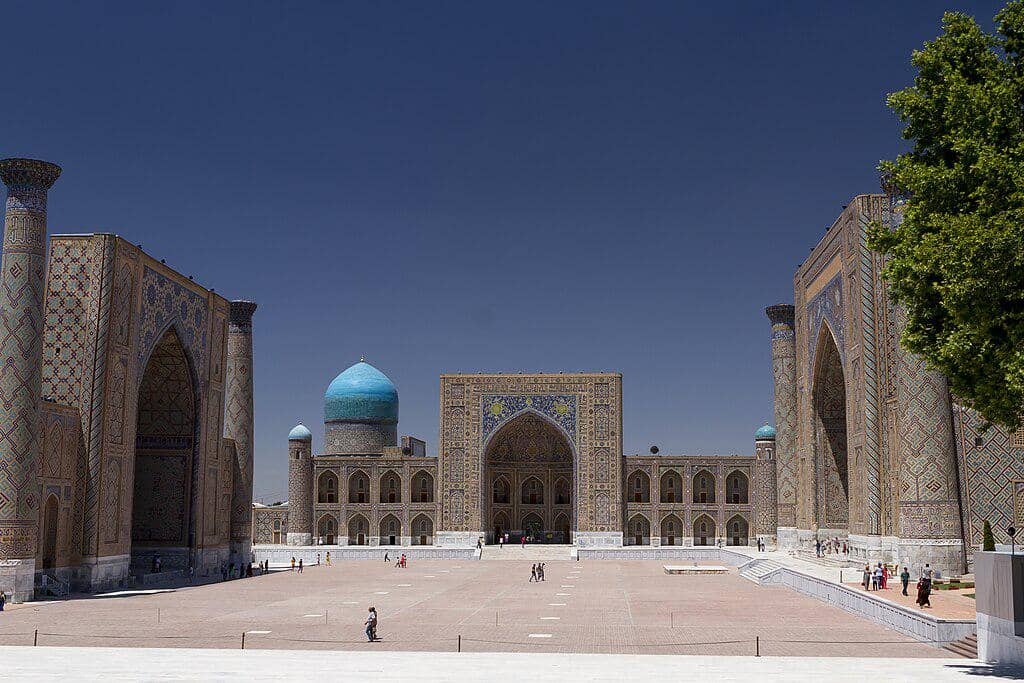 potret kawasan Registan Square