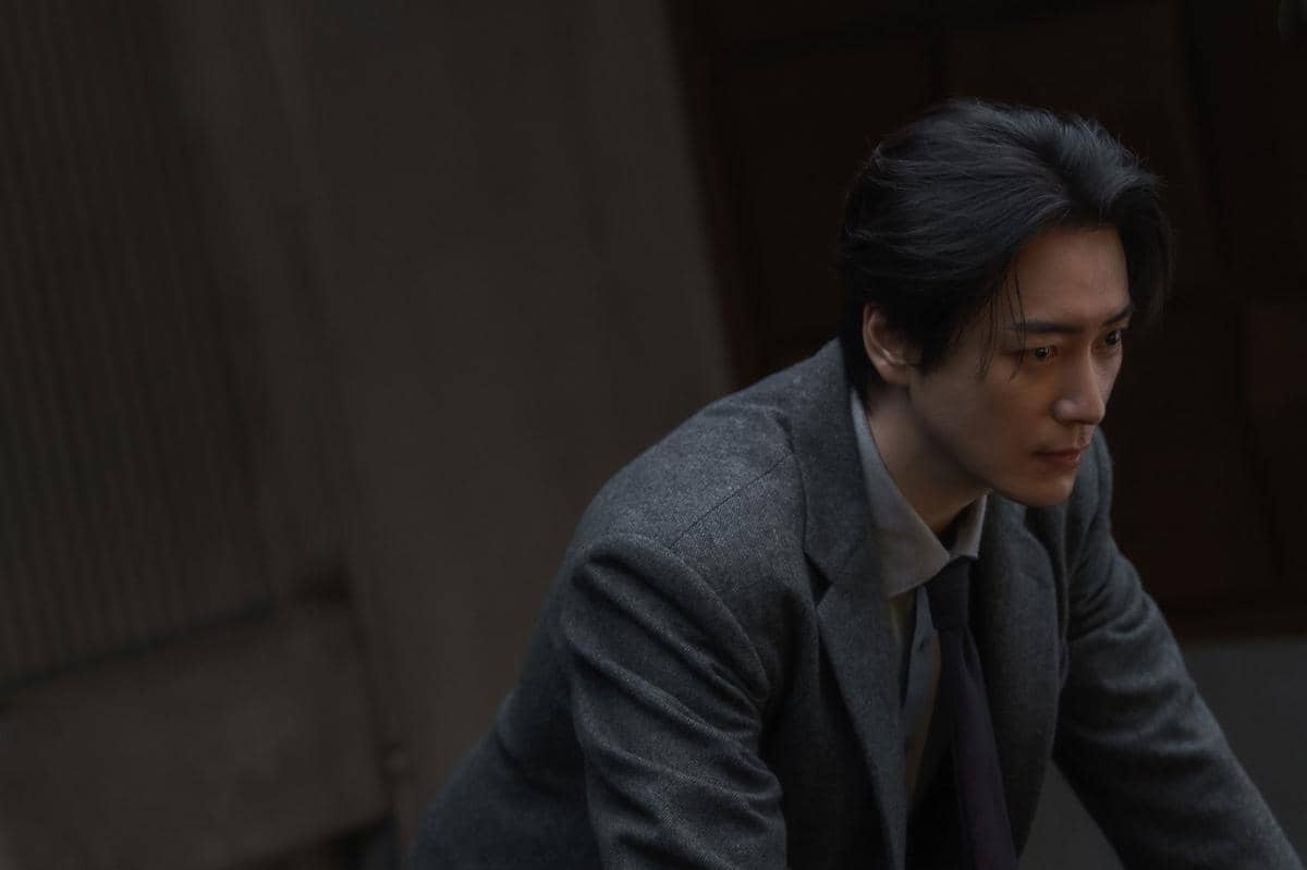 Lee Joon Hyuk di The Art of Sarah