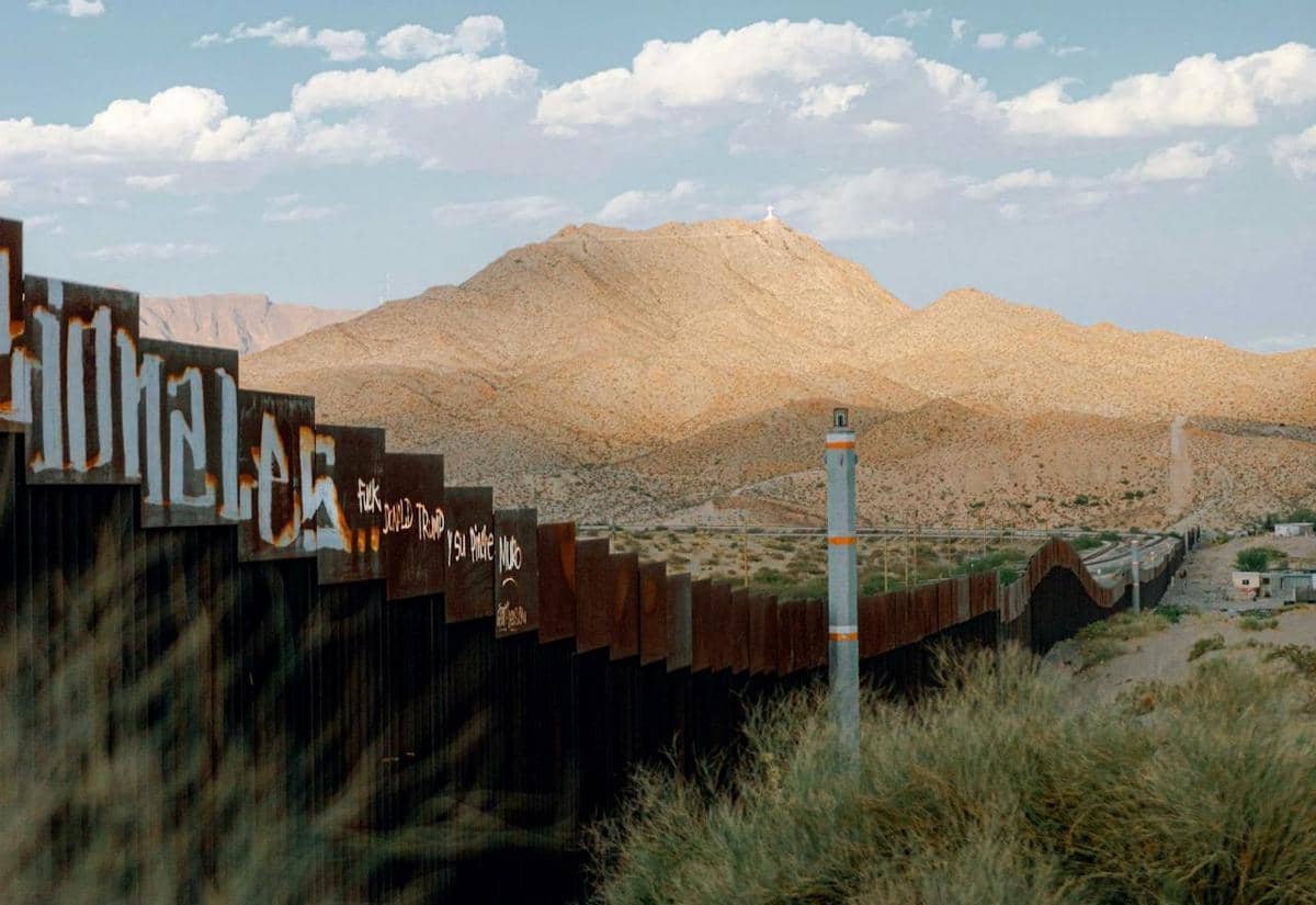 Wilayah perbatasan yang diberi pagar.