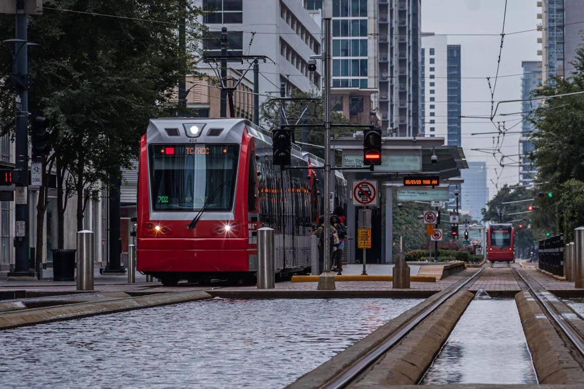 ilustrasi rel kereta