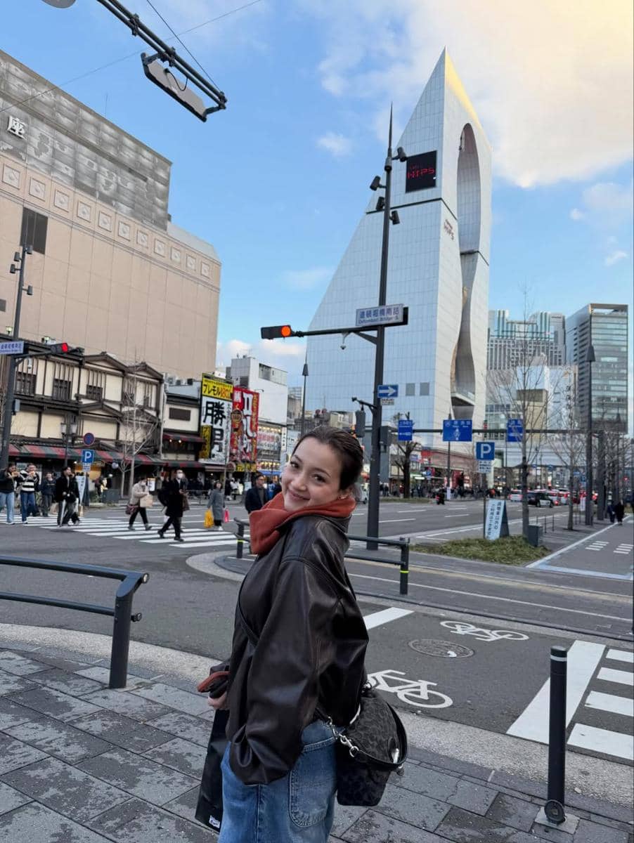 Megan Domani jalan-jalan di Osaka