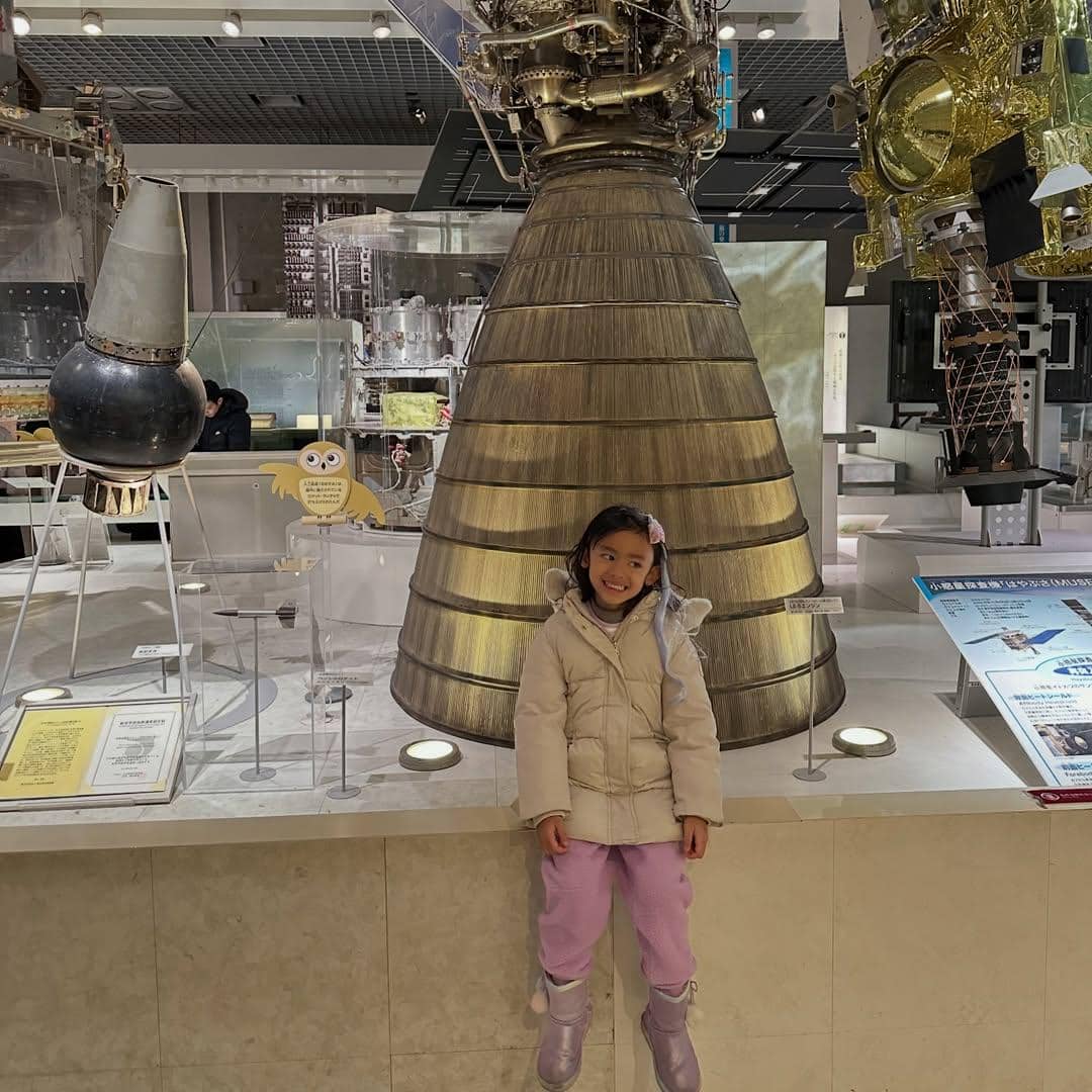 Keluarga Whulandary Herman jalan-jalan ke Ueno Park