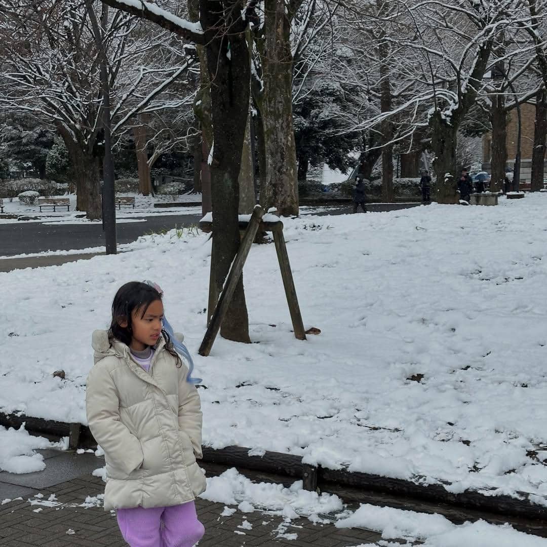Keluarga Whulandary Herman jalan-jalan ke Ueno Park