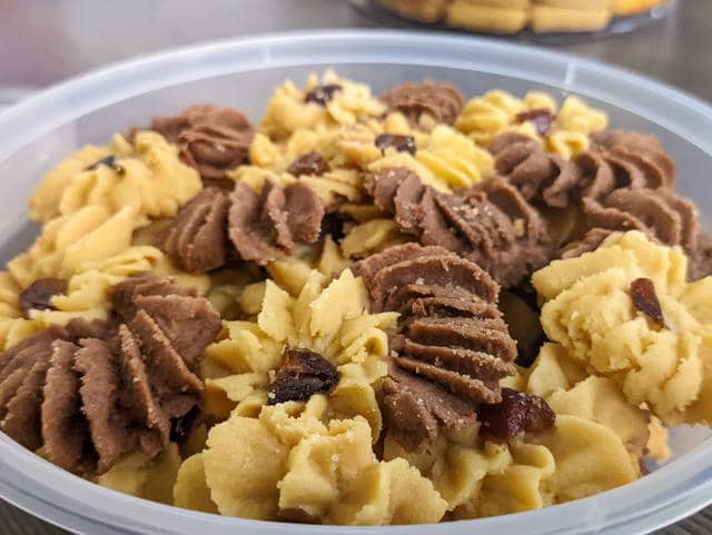 ilustrasi kue semprit