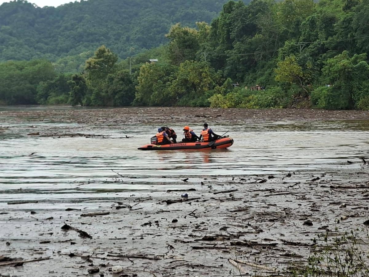 Penemuan jenazah petani yang terseret banjir di Bendungan Sumi Bima.