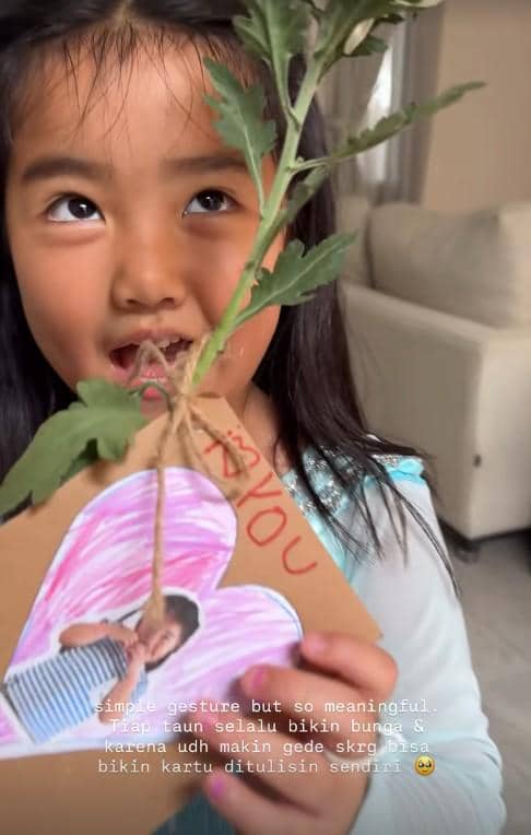 Artis Dapat Kejutan Valentine dari Anak (instagram.com/fionaanthony)