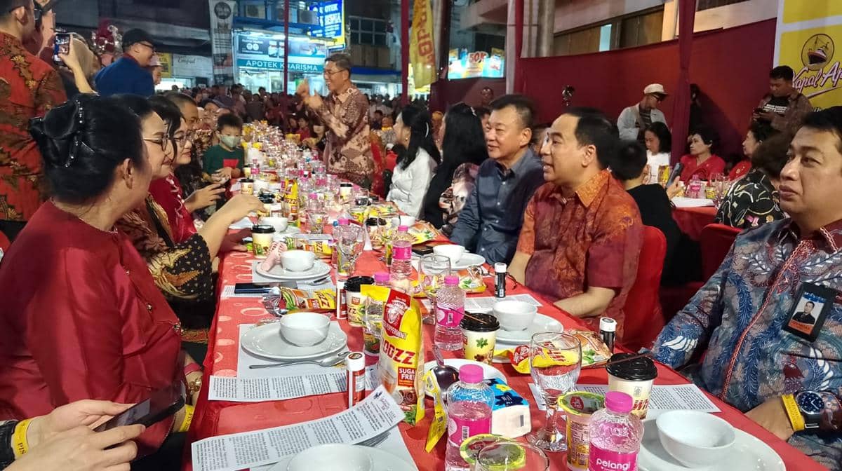 tuk panjang, pasar imlek semawis