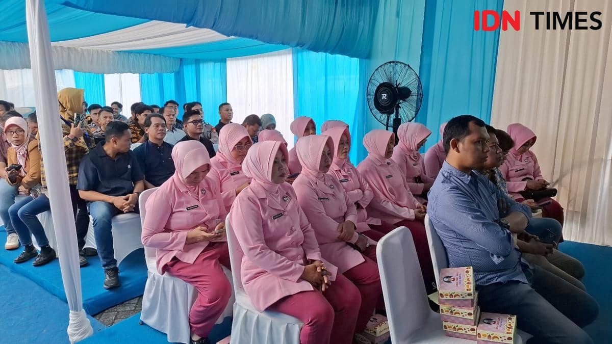 Peresmian operasional SPPG Polres Pelabuhan Makassar di Sulawesi Selatan, Jumat (13/2/2026). IDN Times/Darsil Yahya