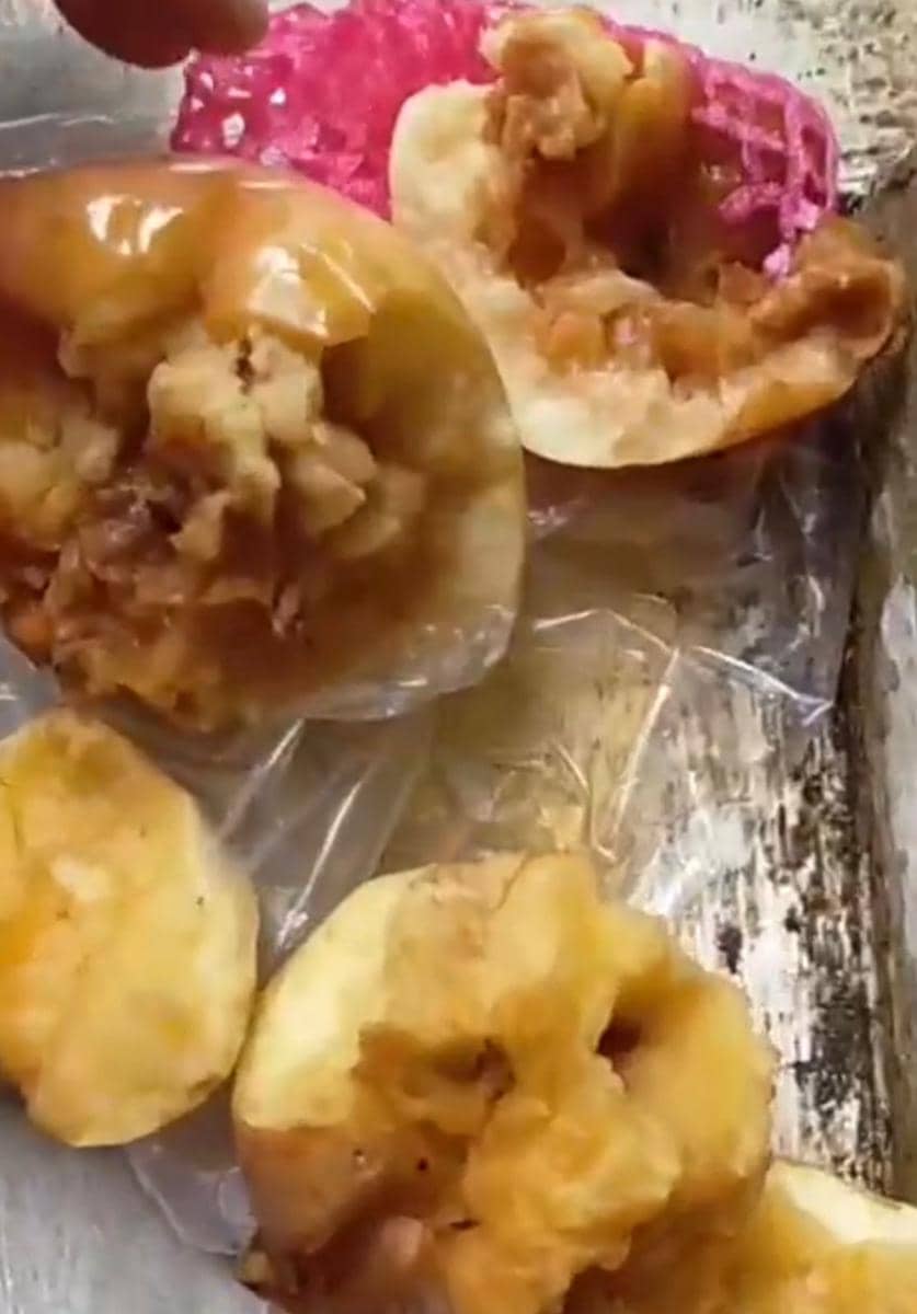 Temuan menu MBG apel busuk di SDN 34 Ampenan Kota Mataram. 