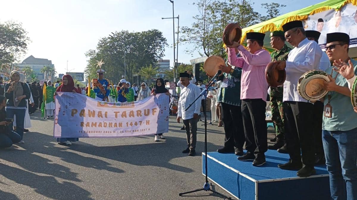 Wakil Wali Kota lepas Pawai Taaruf.