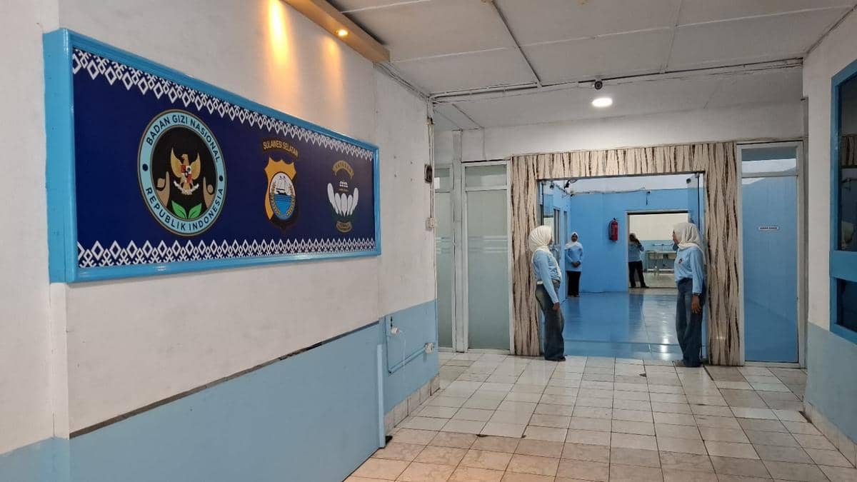 Peresmian operasional SPPG Polres Pelabuhan Makassar di Sulawesi Selatan, Jumat (13/2/2026). IDN Times/Darsil Yahya