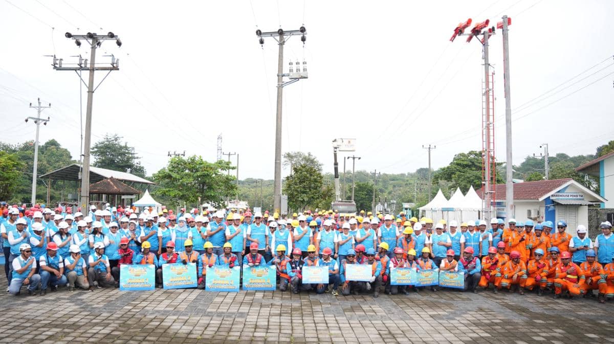 pln, petugas pln, bulan k3