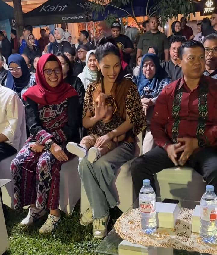 Erika Carlina dan Andrew hadiri HUT Banyumas ke-455