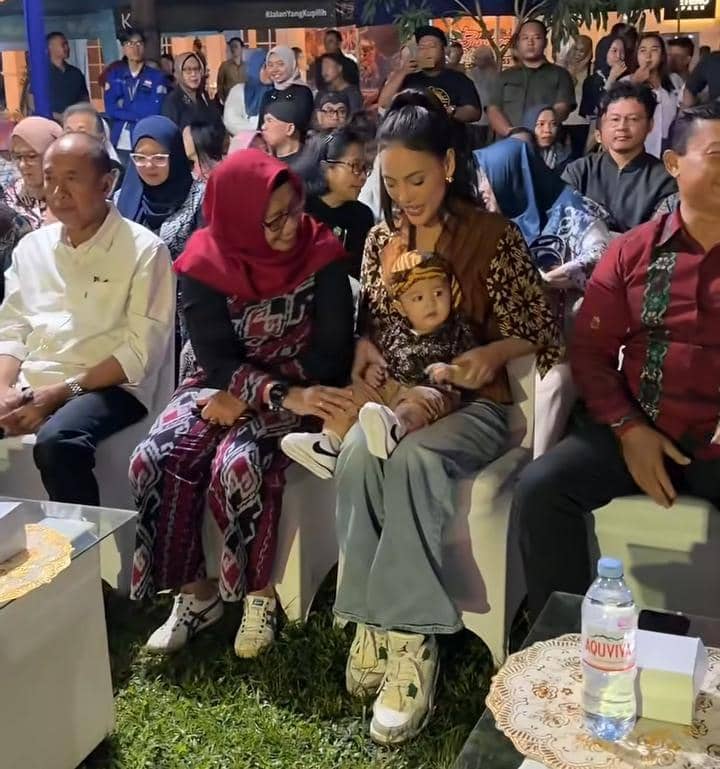 Erika Carlina dan Andrew hadiri HUT Banyumas ke-455