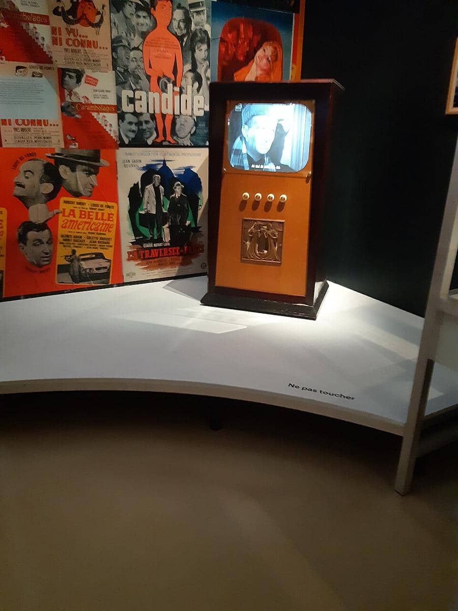 Potret pameran kontemporer di Musée de la Cinémathèque