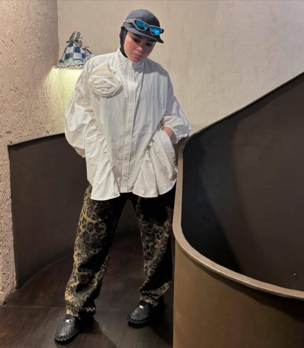 Ide outfit hijab edgy ala Sivia Azizah