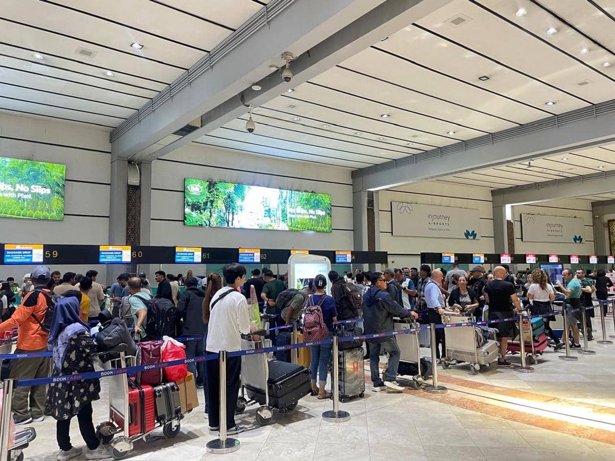 Penumpang di Bandara Soekarno-Hatta