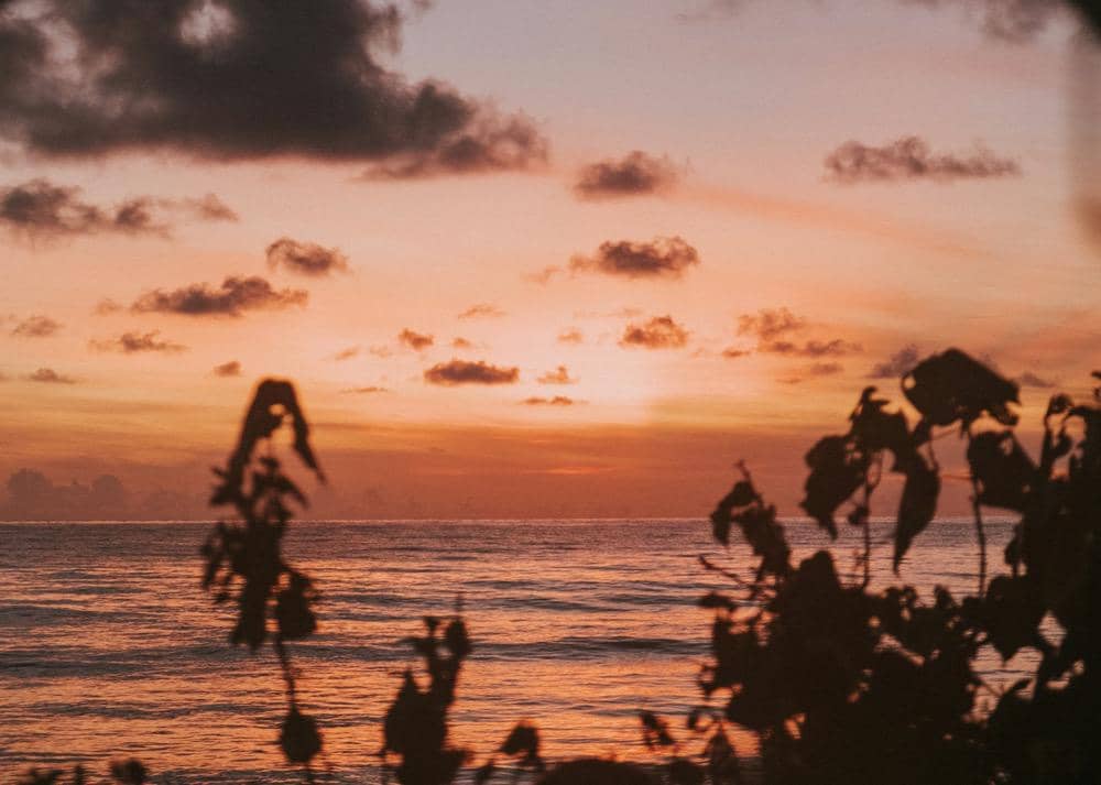 ilustrasi sunset di salah satu pantai di Havelock Island