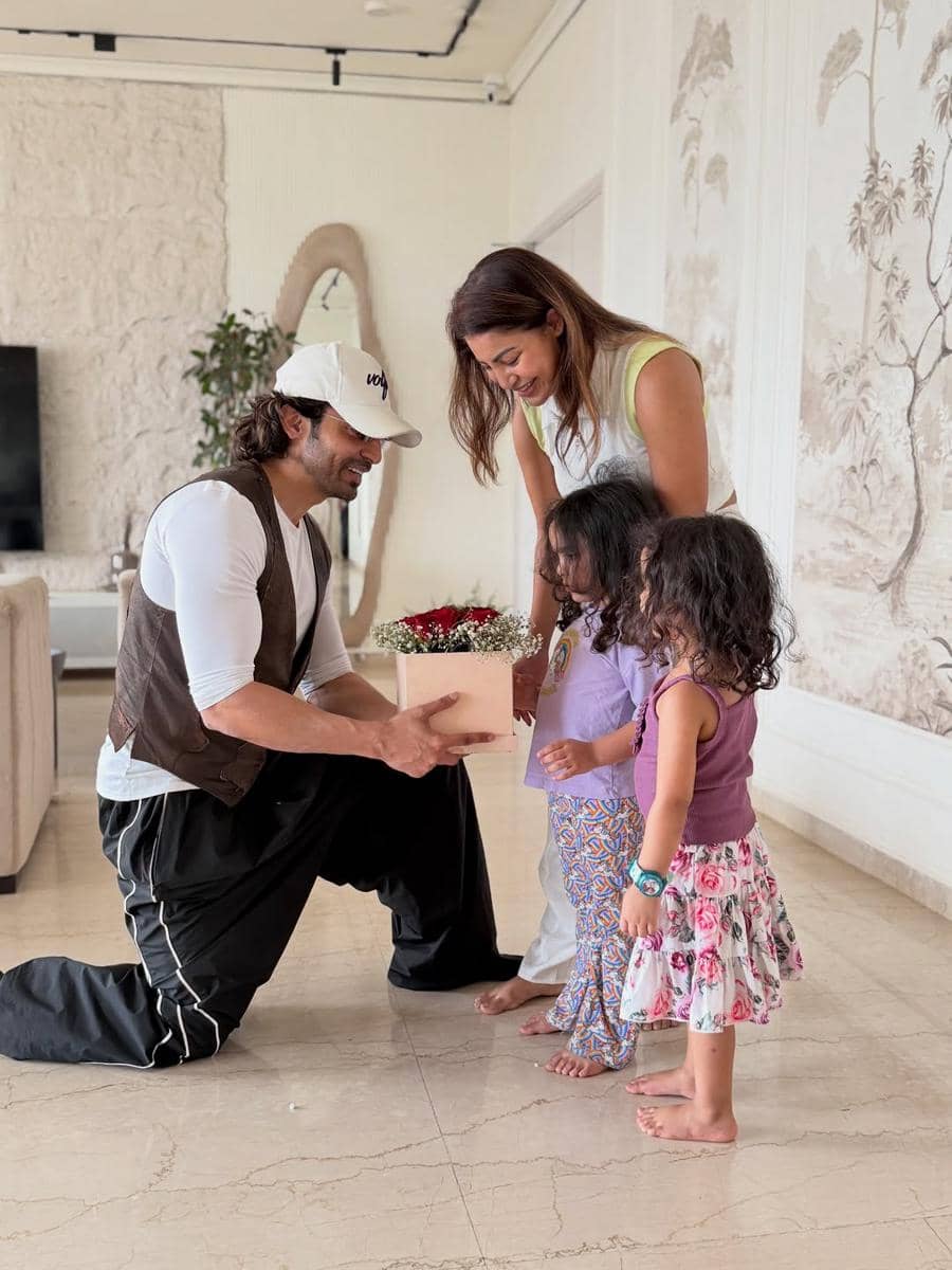 keluarga Debina Bonnerjee