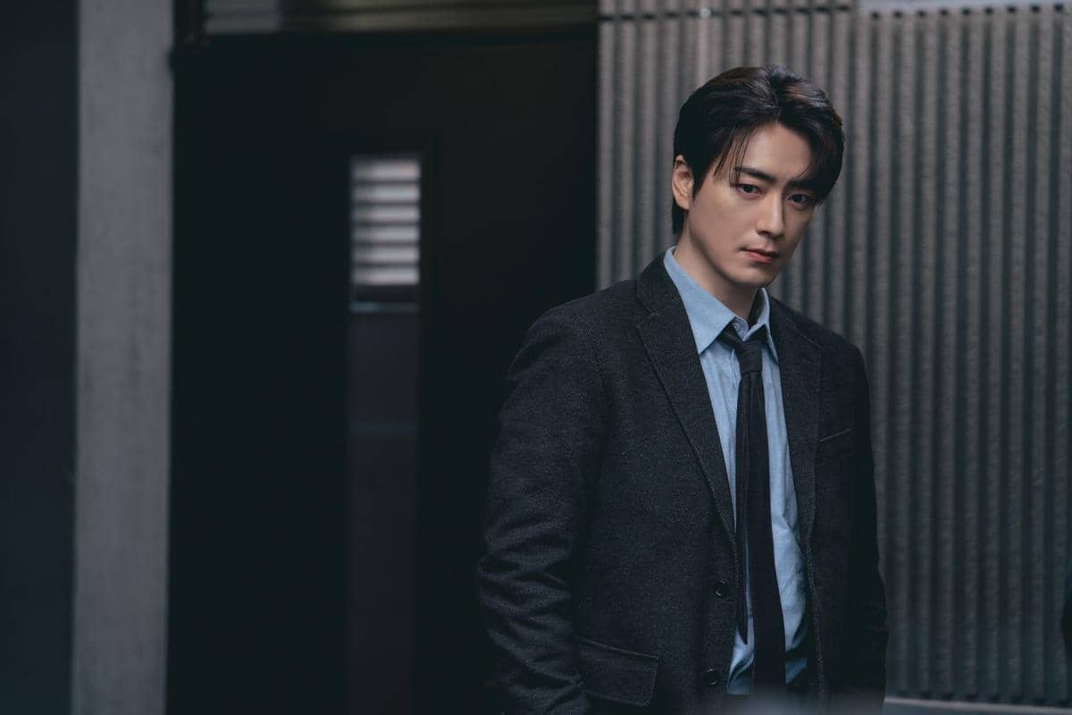 Lee Jun Hyuk di drakor The Art of Sarah