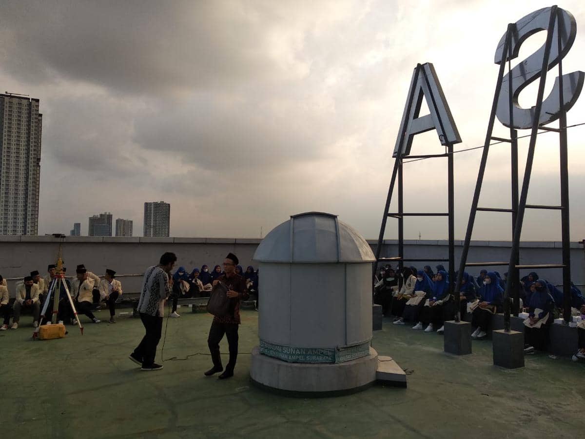 pemantauan hilal di Observatorium Astronomi Sunan Ampel 