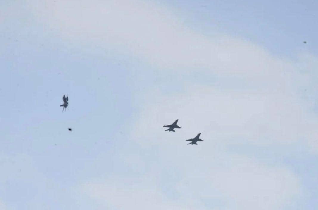 Latihan Basic Fighter Maneuver 