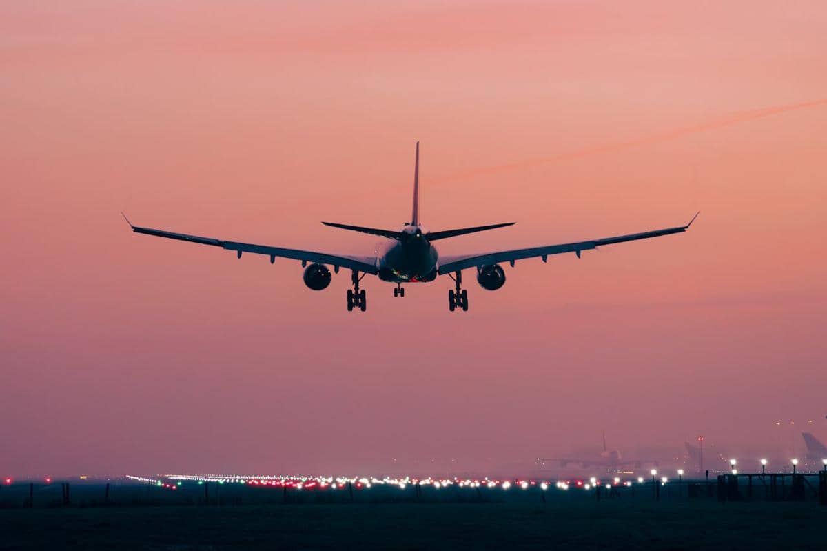Kenapa Pesawat Mengudara Lebih Lama saat Mendekati Bandara?