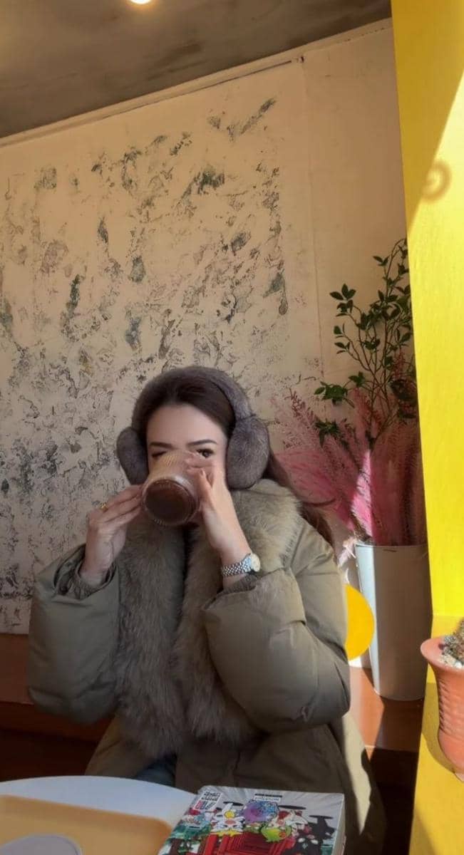 Citra Monica jalan-jalan di Busan