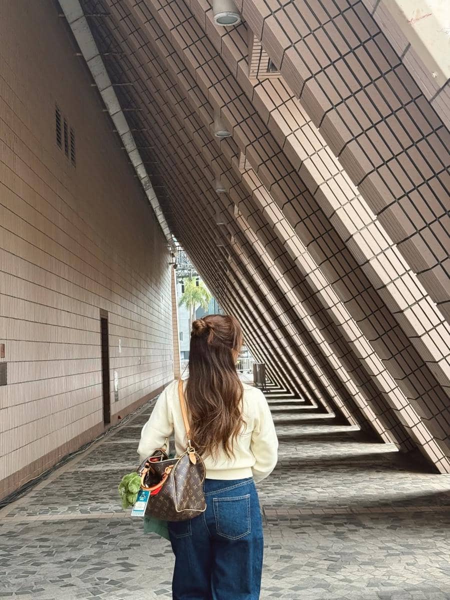 Marsha Aruan saat jalan-jalan di Hong Kong