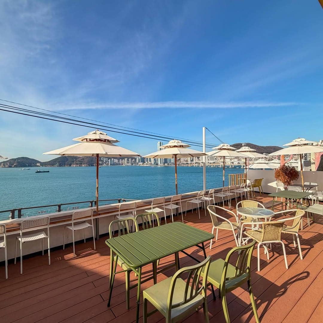 Citra Monica jalan-jalan di Busan