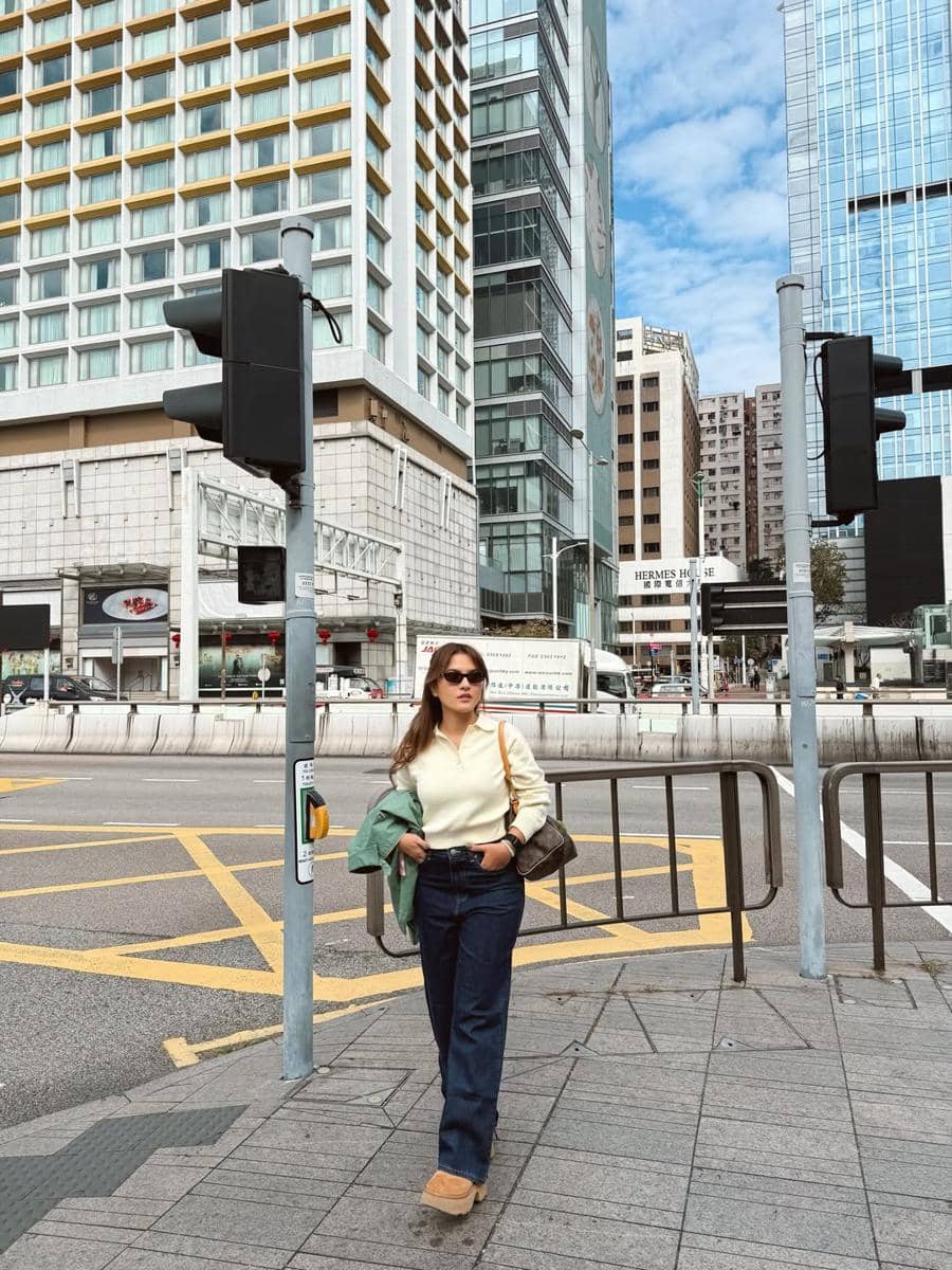 Marsha Aruan saat jalan-jalan di Hong Kong