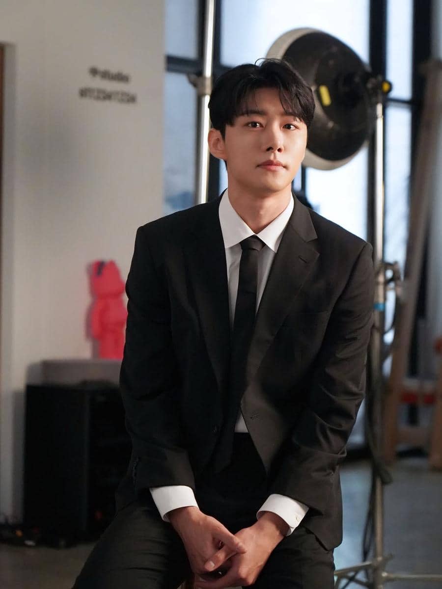 Seo Ji Hoon (instagram.com/jihux)