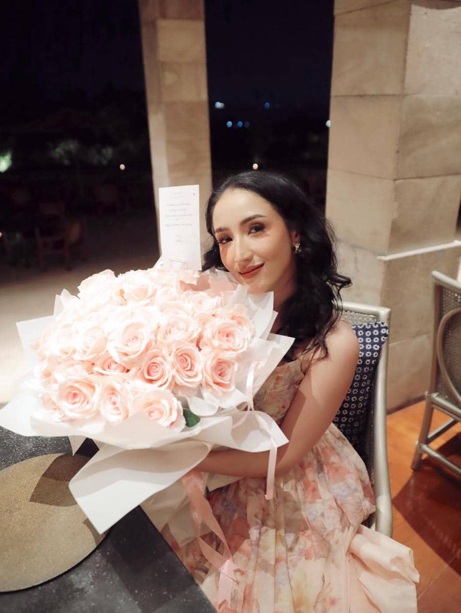 artis dinner romantis saat Valentine