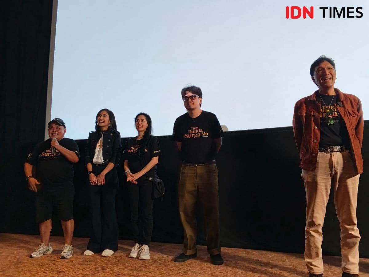 Roadshow film drama keluarga Titip Bunda di Surga-Mu di Citra XXI Semarang, Sabtu (14/2/2026). (IDN Times/Dhana Kencana)