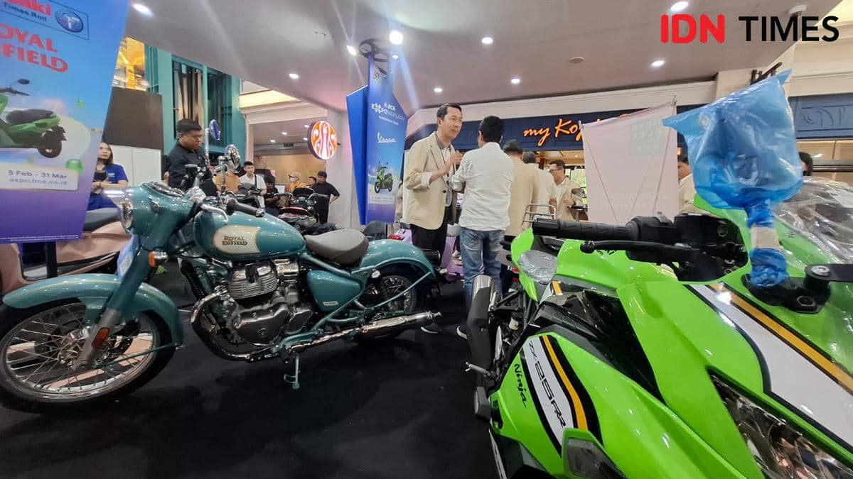 PT Bank Central Asia Tbk (BCA) kembali menghadirkan ajang promosi finansial dan gaya hidup melalui BCA Expoversary Makassar 2026 yang digelar di Mall Ratu Indah, Kota Makassar, Sulawesi Selatan, pada 14–15 Februari 2026. IDN Times/Darsil Yahya