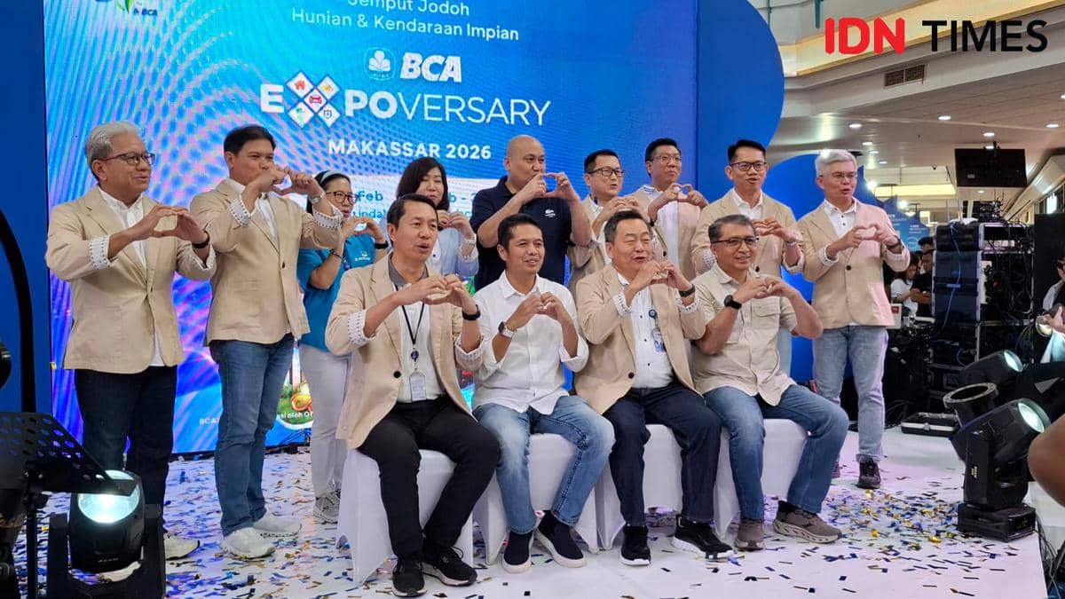 PT Bank Central Asia Tbk (BCA) kembali menghadirkan ajang promosi finansial dan gaya hidup melalui BCA Expoversary Makassar 2026 yang digelar di Mall Ratu Indah, Kota Makassar, Sulawesi Selatan, pada 14–15 Februari 2026. IDN Times/Darsil Yahya