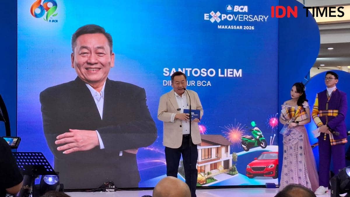 PT Bank Central Asia Tbk (BCA) kembali menghadirkan ajang promosi finansial dan gaya hidup melalui BCA Expoversary Makassar 2026 yang digelar di Mall Ratu Indah, Kota Makassar, Sulawesi Selatan, pada 14–15 Februari 2026. IDN Times/Darsil Yahya