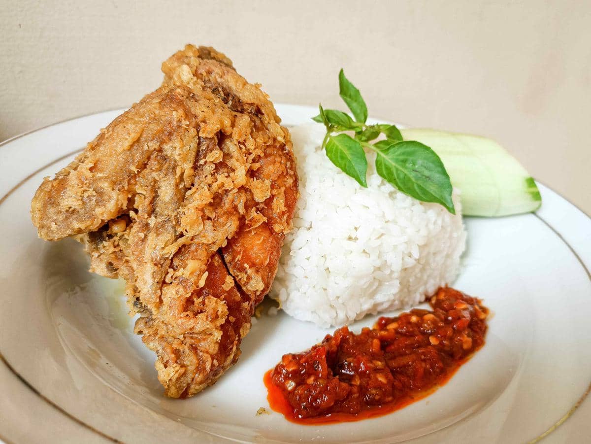 nasi ayam goreng