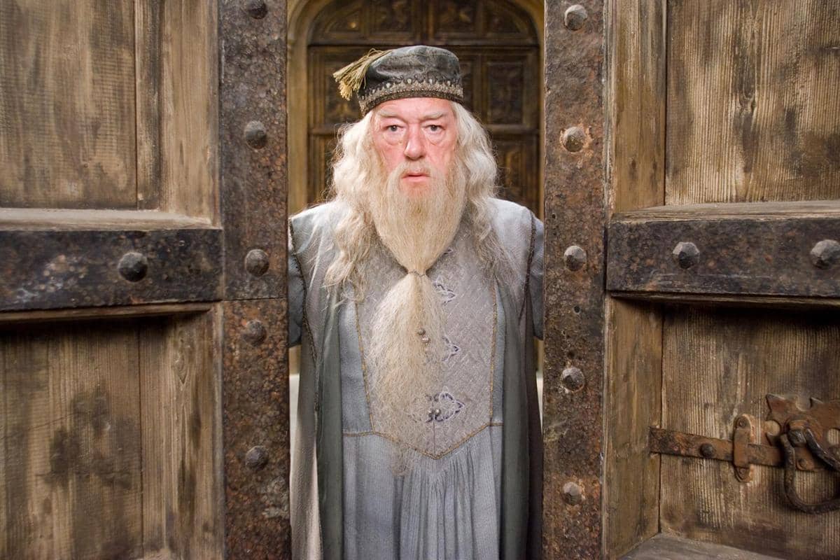 30 Quotes Bijak Albus Dumbledore di Harry Potter yang Menenangkan Hati