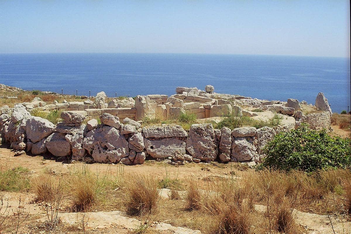 ilustrasi mnajdra temples di Mediterania