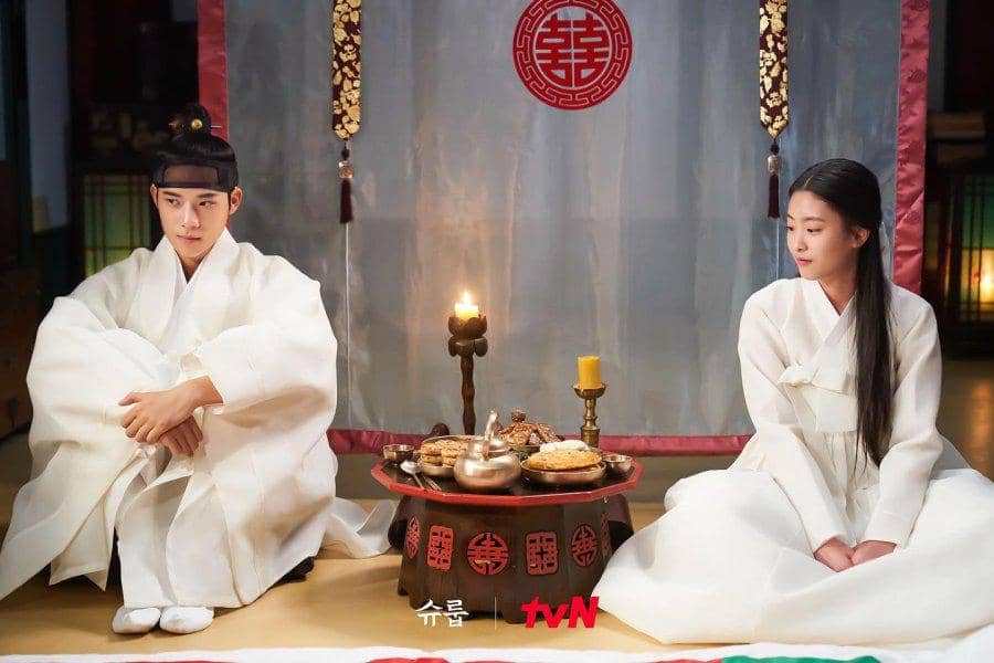 cuplikan drama Under the Queen's Umbrella