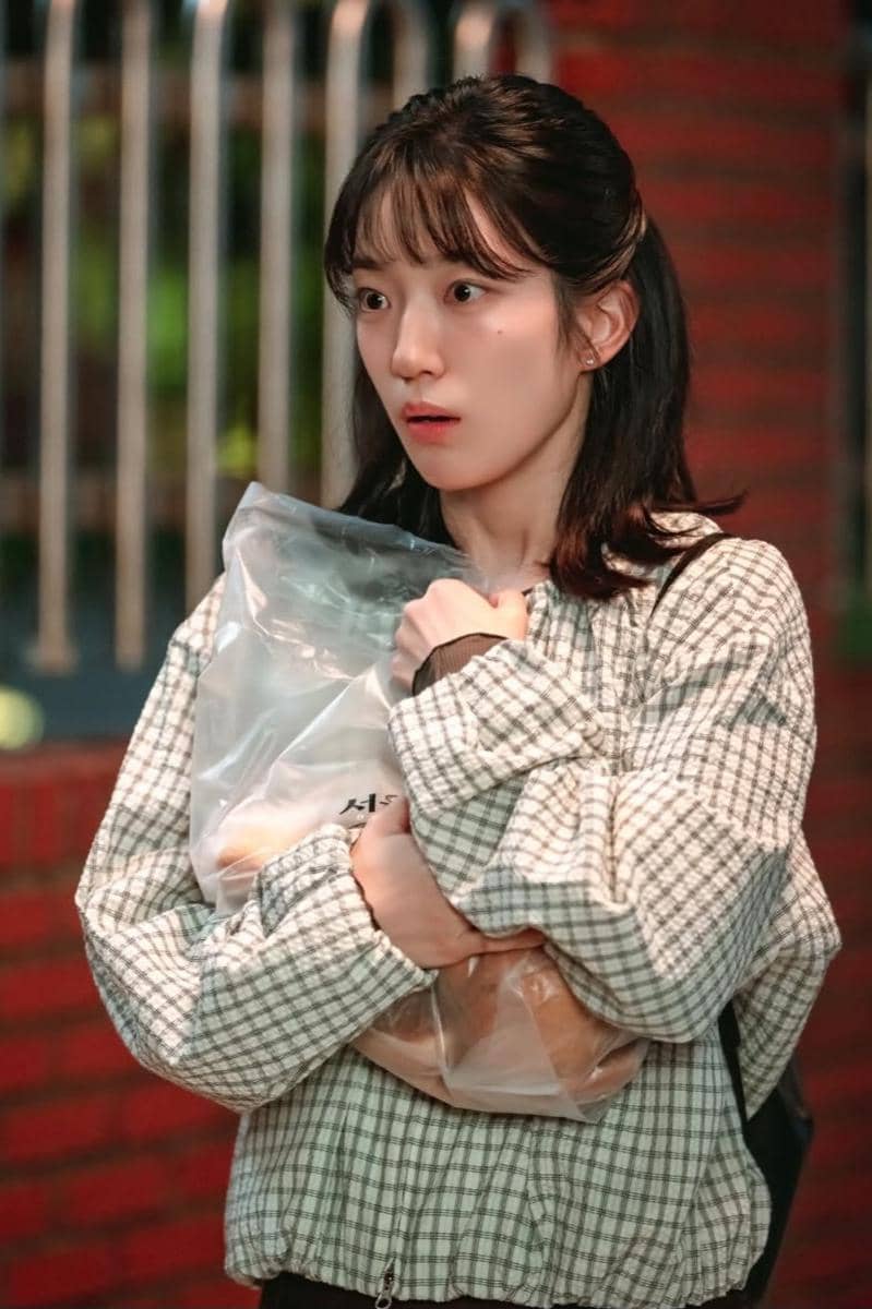 still cuts Undercover Miss Hong 