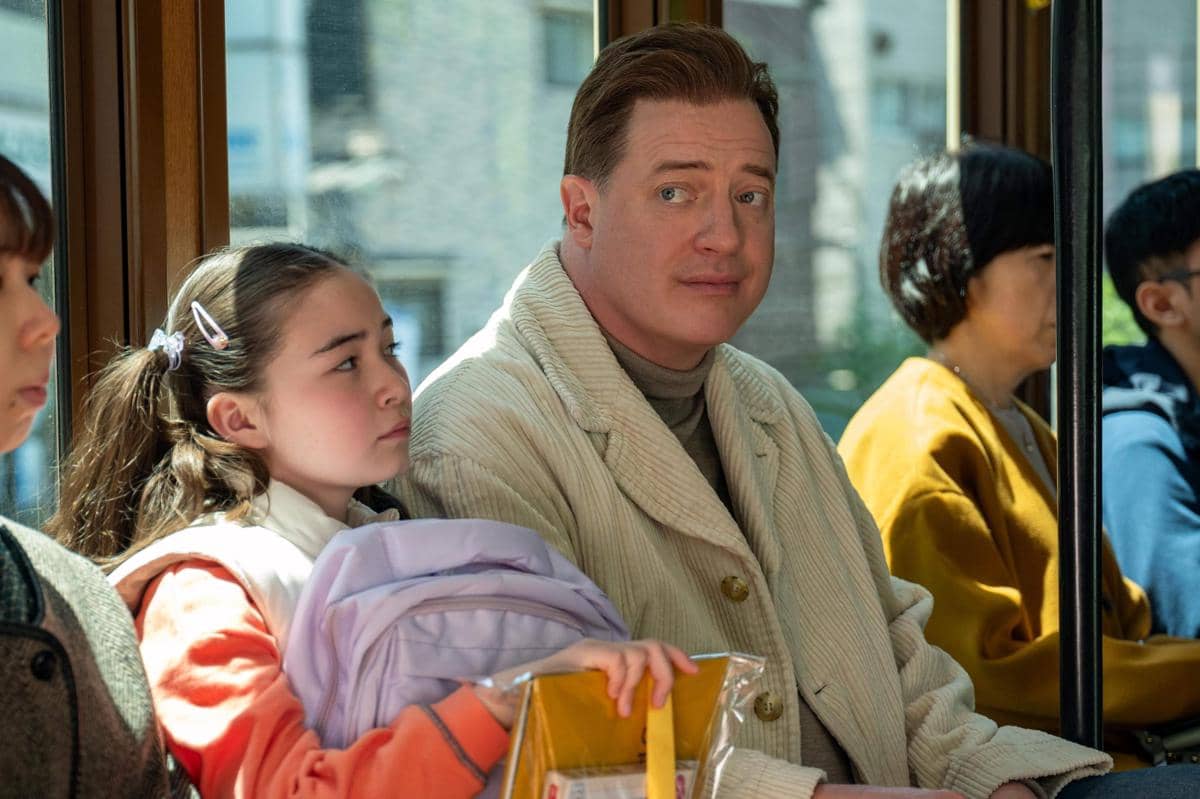 adegan dalam film Rental Family