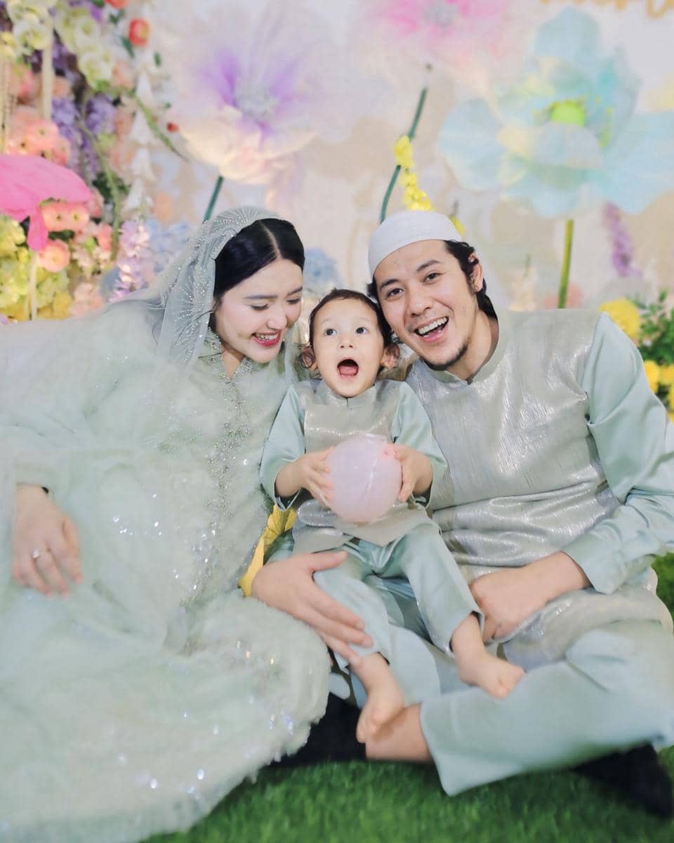 potret tasyakuran kehamilan kedua Via Vallen