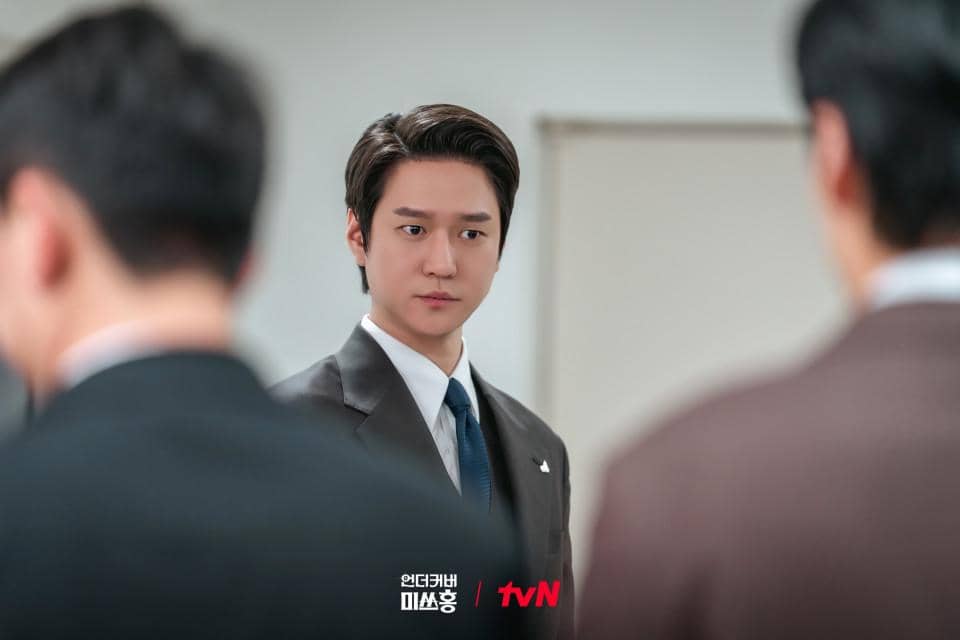 7 Cara Shin Jung Woo Mengelabui Kang Pil Beom di Undercover Miss Hong
